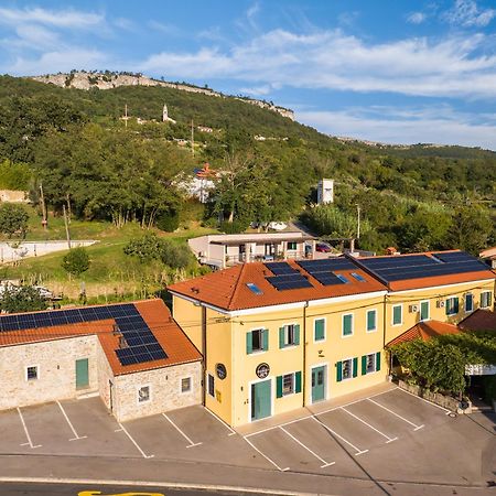 Vila Robida & Spa Črni Kal Exterior foto