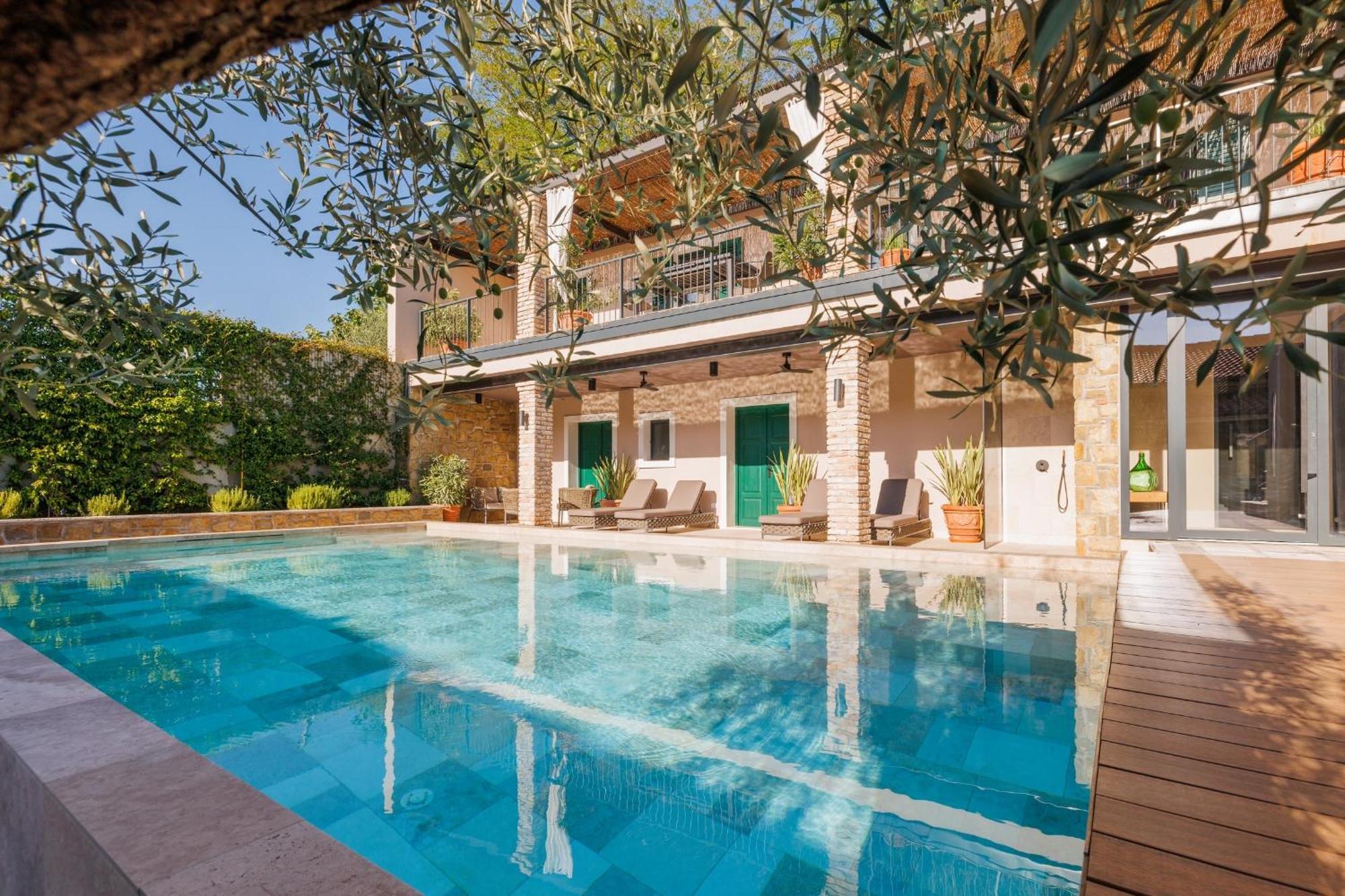 Vila Robida & Spa Črni Kal Exterior foto