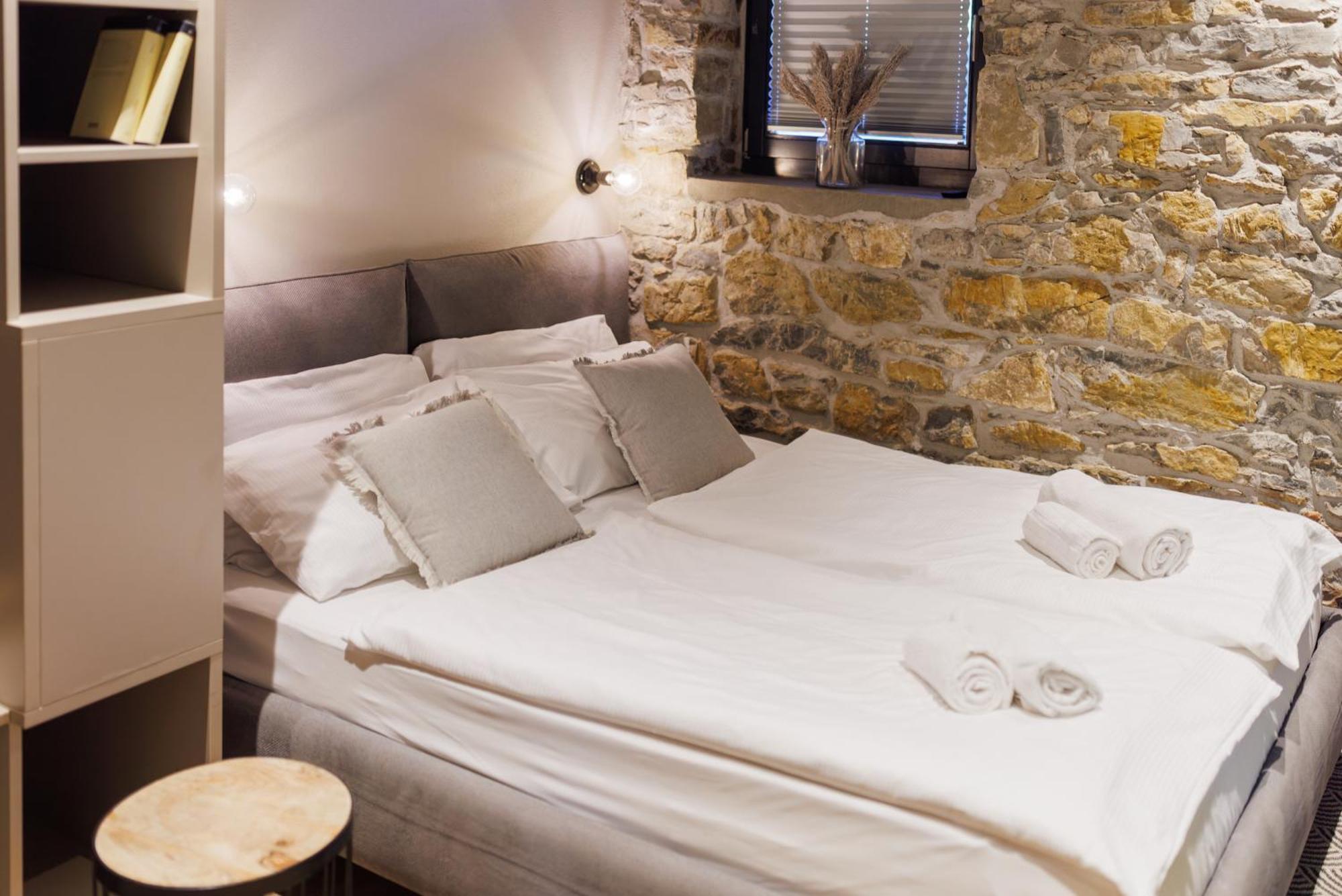 Vila Robida & Spa Črni Kal Exterior foto