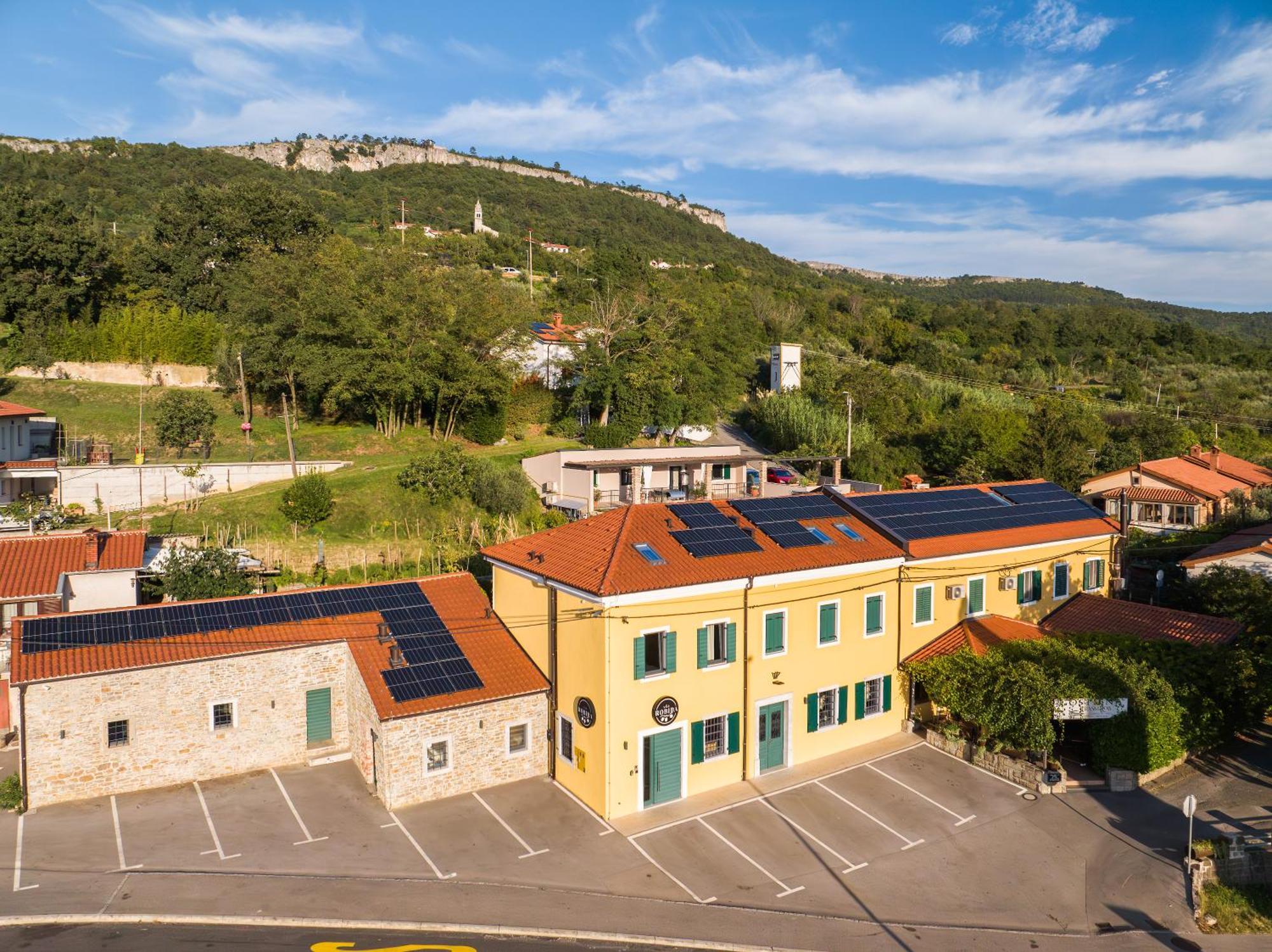 Vila Robida & Spa Črni Kal Exterior foto