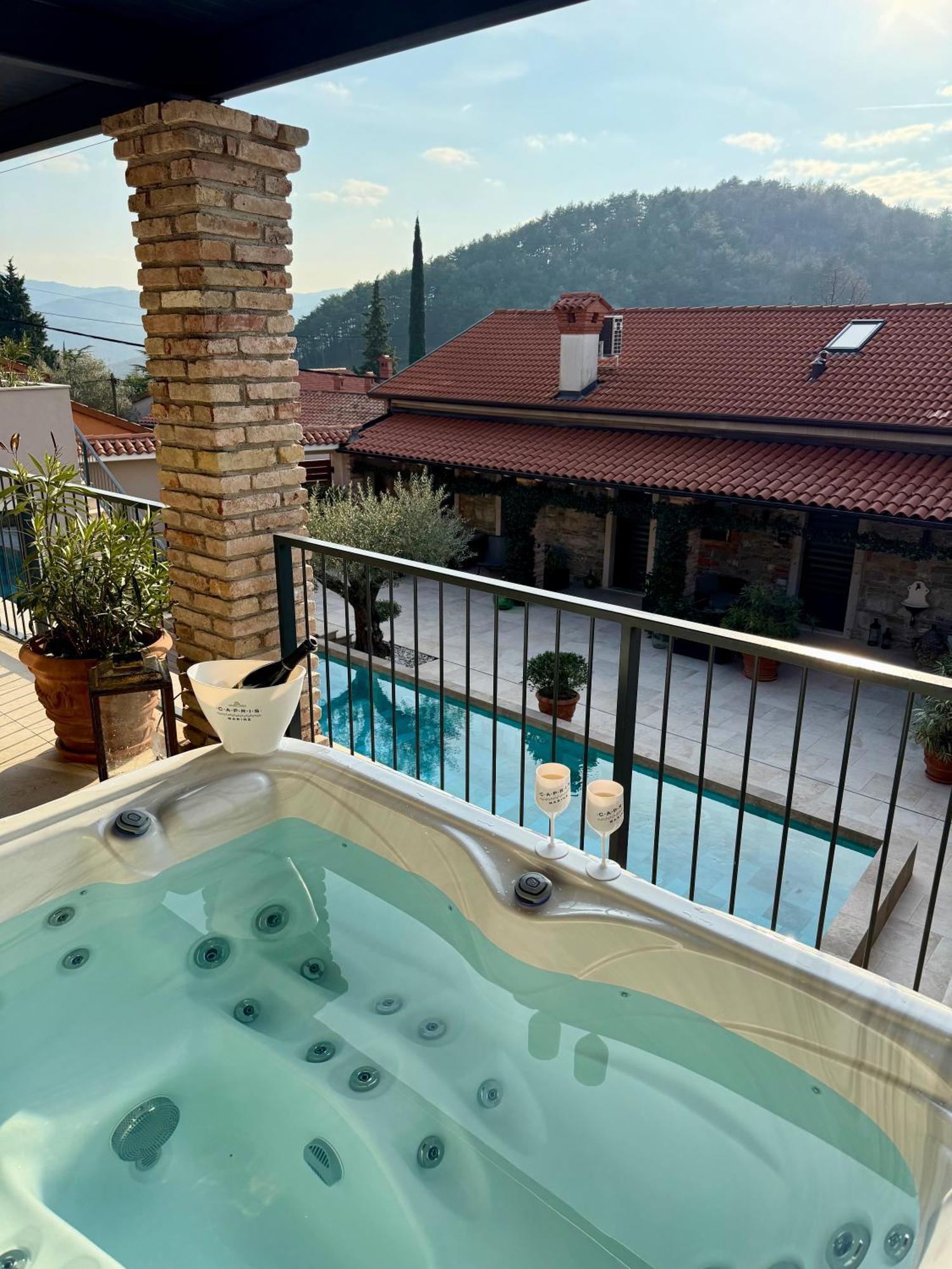 Vila Robida & Spa Črni Kal Exterior foto